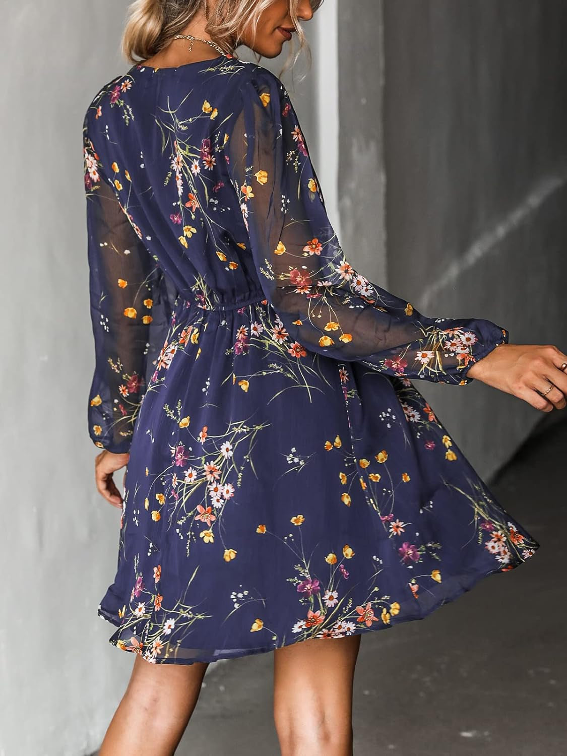  Breathable Long Sleeved Floral Print Mini Dress 